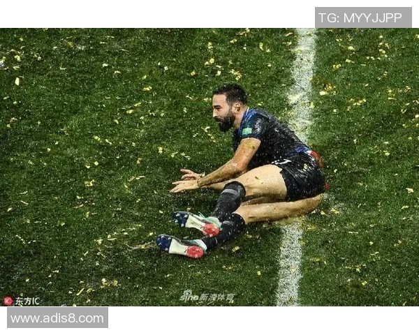 足球明星们欢聚一堂尽情滑草庆祝胜利时刻的精彩瞬间 足球明星们欢聚一堂尽情滑草庆祝胜利时刻的精彩瞬间