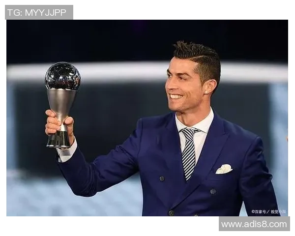 如何轻松绘制足球明星的生动肖像技巧与步骤分享